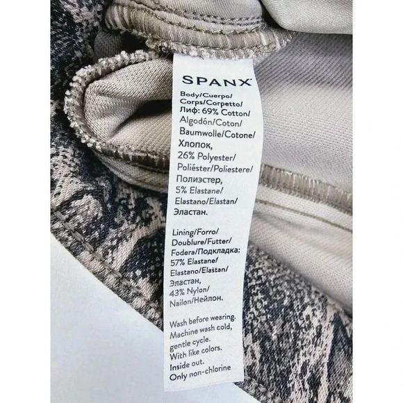 Spanx Size Medium Women's Pull Up Animal Snake Print Stretch Jegging Pants - Picture 9 of 14